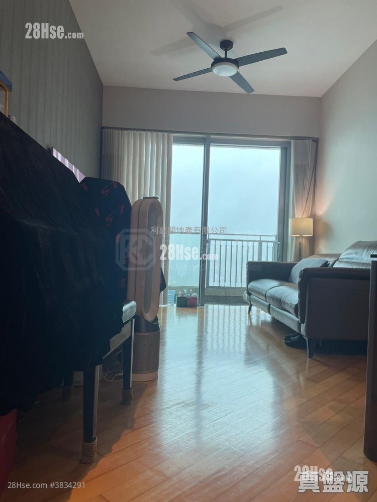 Manhattan Hill Rental 3 Bedrooms , 1 Bathroom 674 ft²
