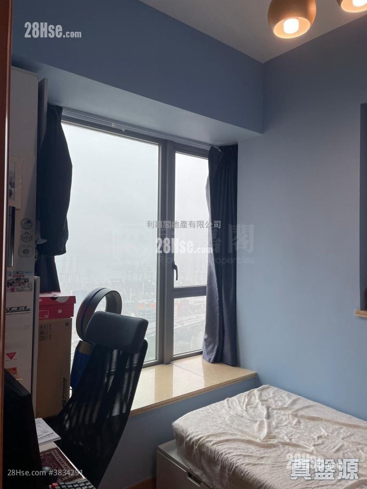 Manhattan Hill Rental 3 Bedrooms , 1 Bathroom 674 ft²