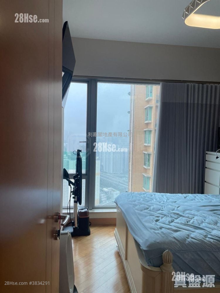 Manhattan Hill Rental 3 Bedrooms , 1 Bathroom 674 ft²