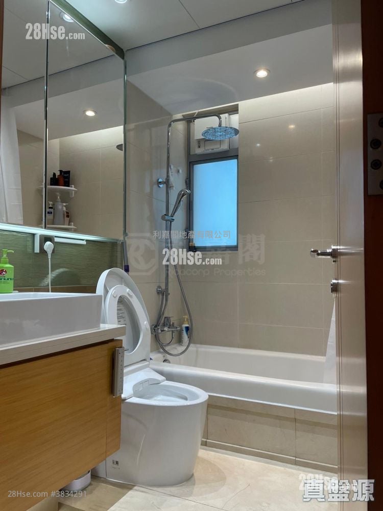 Manhattan Hill Rental 3 Bedrooms , 1 Bathroom 674 ft²