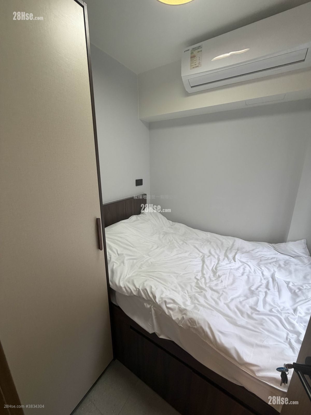 bedroom 1: 9-11 Staunton Street Rental 2 Bedrooms , 1 Bathroom 350 ft²