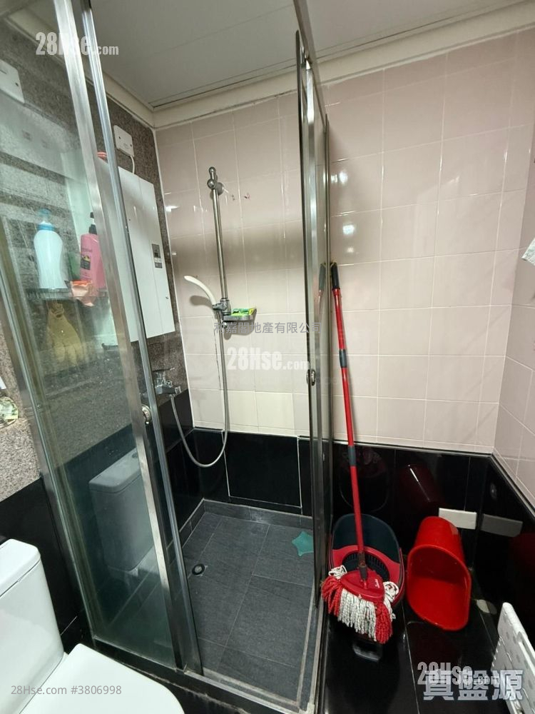 Metro City Sell 3 Bedrooms , 2 Bathrooms 701 ft²