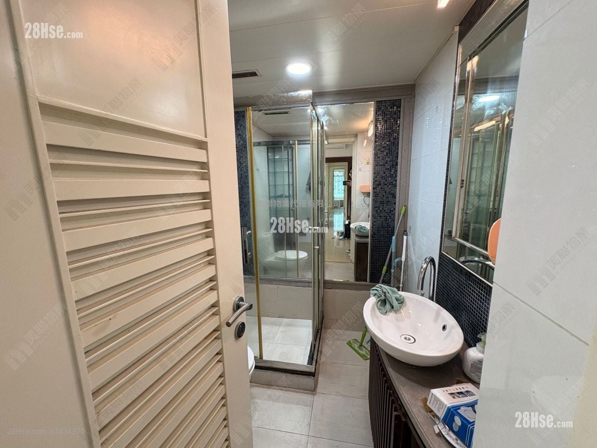 The Capitol Rental 4 Bedrooms , 2 Bathrooms 840 ft²