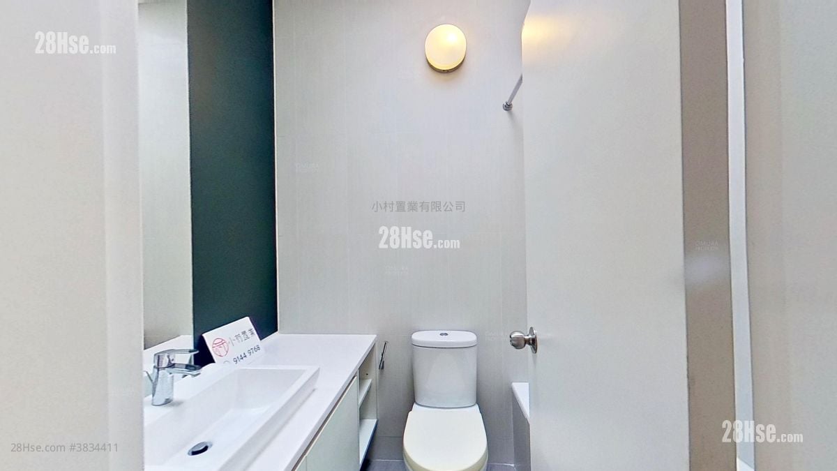 bathroom: Cape Road 30 Rental 2 Bedrooms , 1 Bathroom 775 ft²