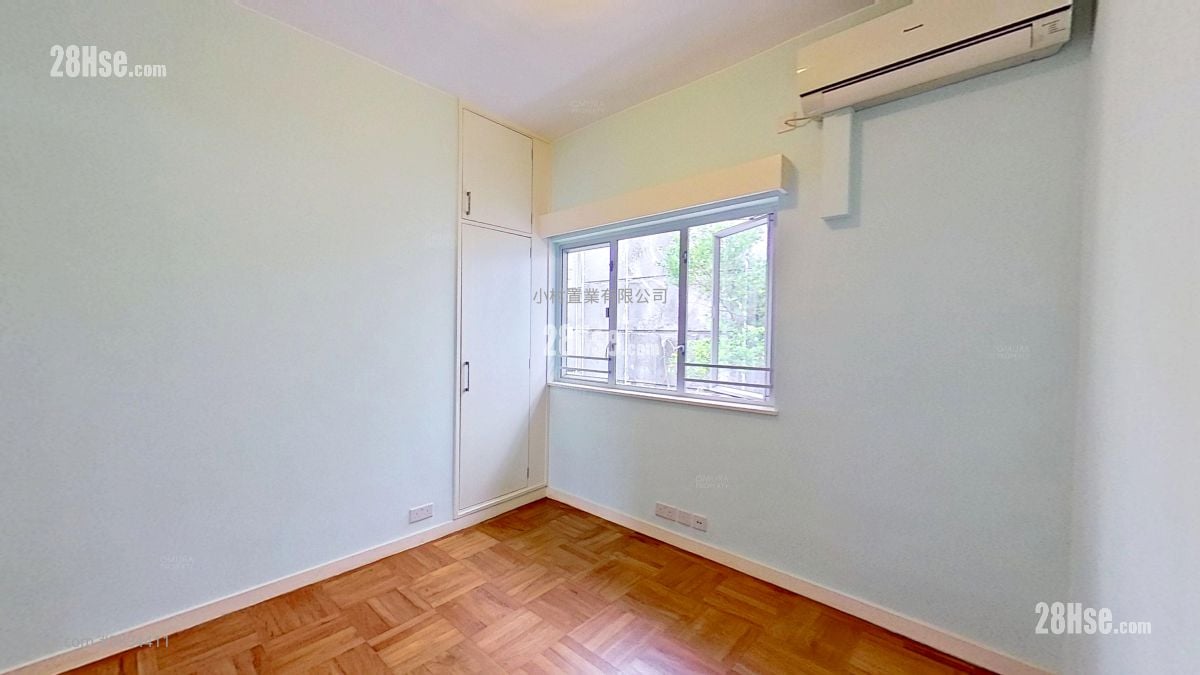 bedroom 2: Cape Road 30 Rental 2 Bedrooms , 1 Bathroom 775 ft²