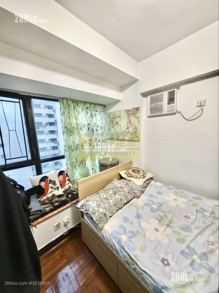 Tak Cheong Court Sell 2 Bedrooms , 1 Bathroom 354 ft²