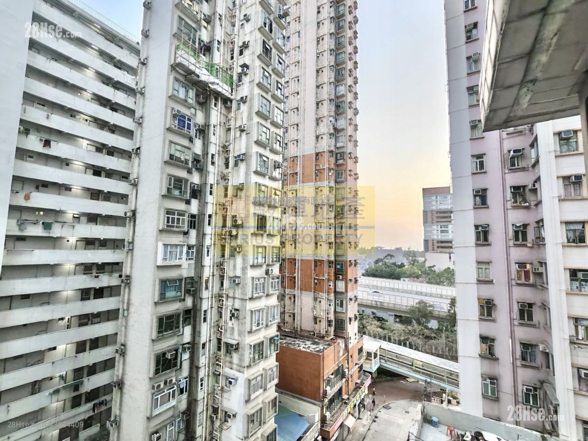 Tak Cheong Court Sell 2 Bedrooms , 1 Bathroom 354 ft²