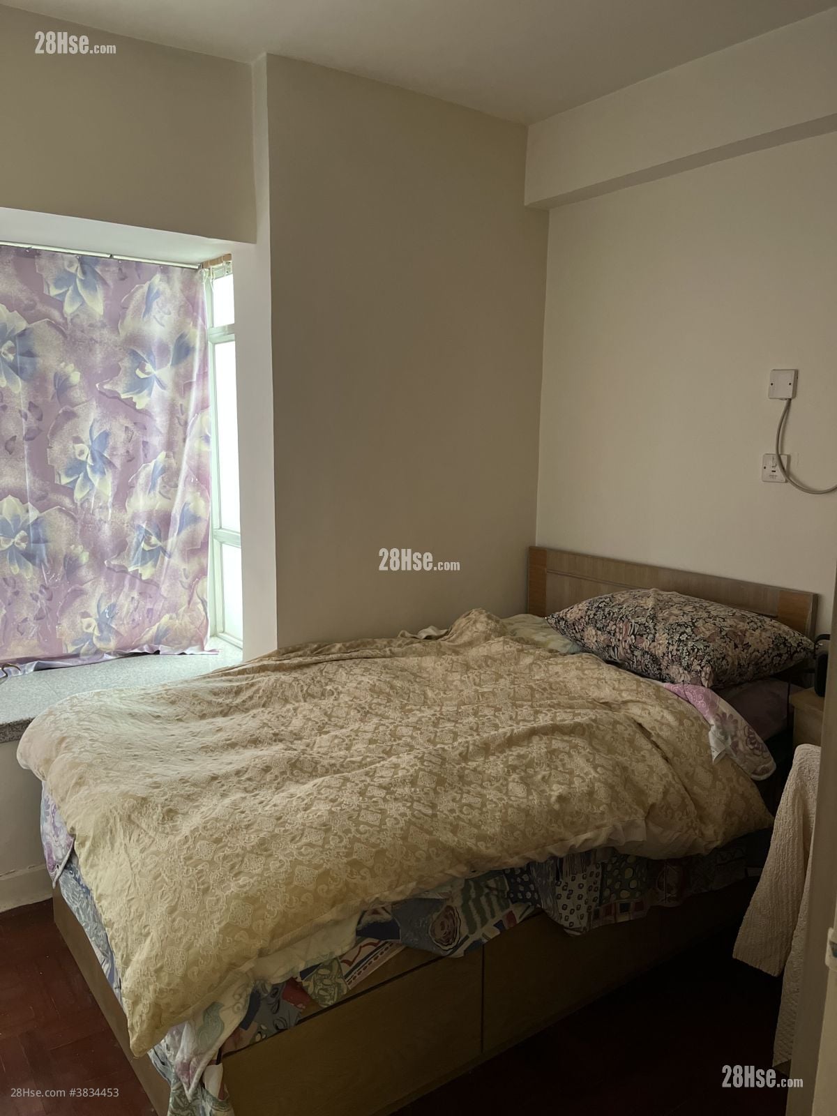 Kingswood Villas Sell 3 Bedrooms , 1 Bathroom 547 ft²