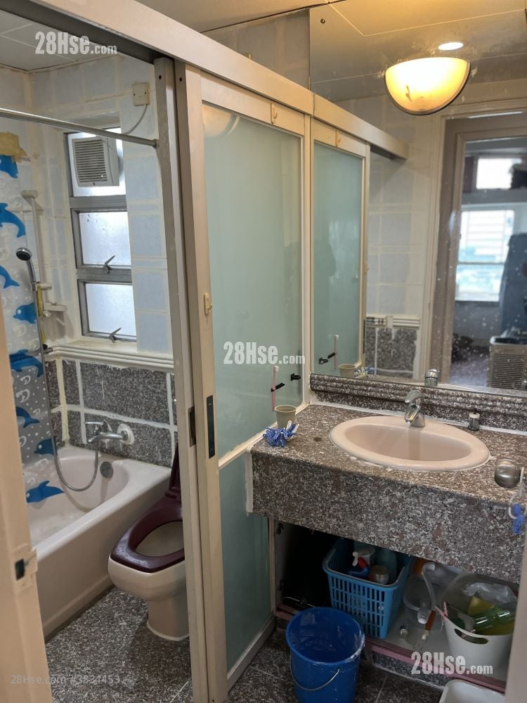 Kingswood Villas Sell 3 Bedrooms , 1 Bathroom 547 ft²
