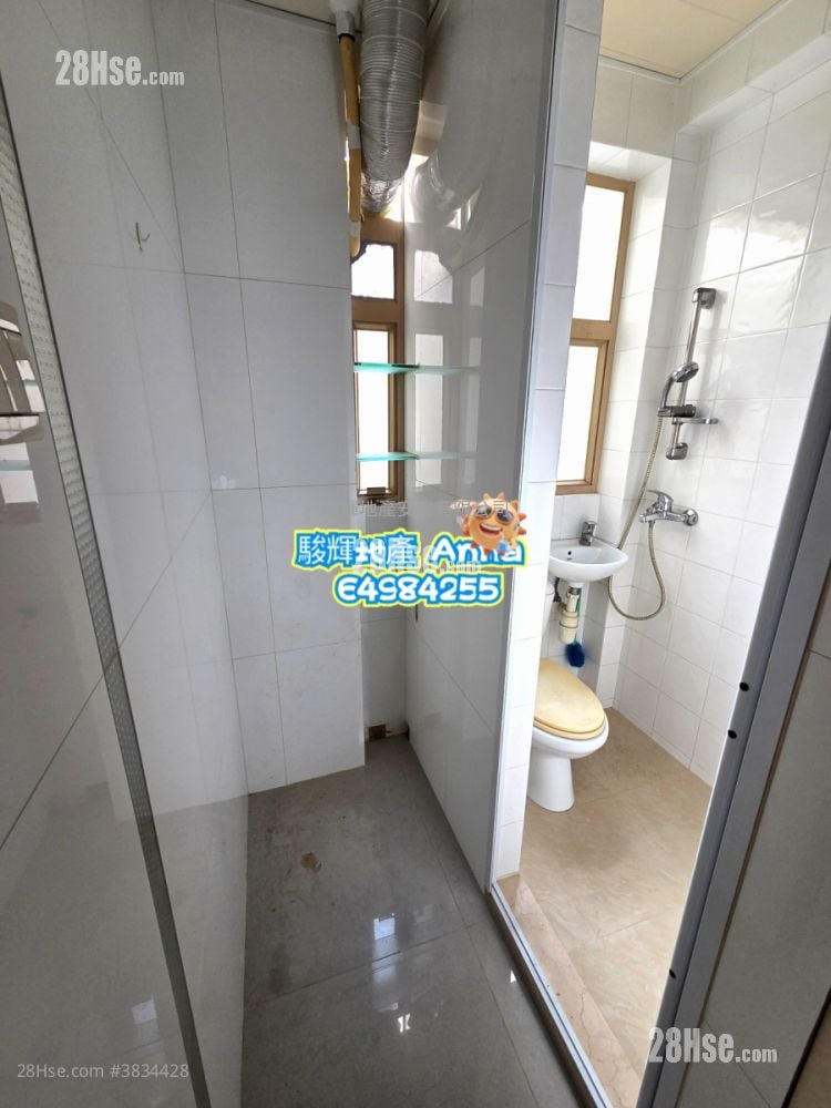 Yee On Court Sell 2 Bedrooms , 2 Bathrooms 976 ft²