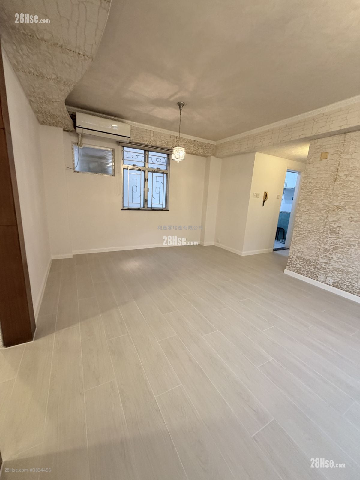 Swallow Garden Sell 3 Bedrooms 750 ft²
