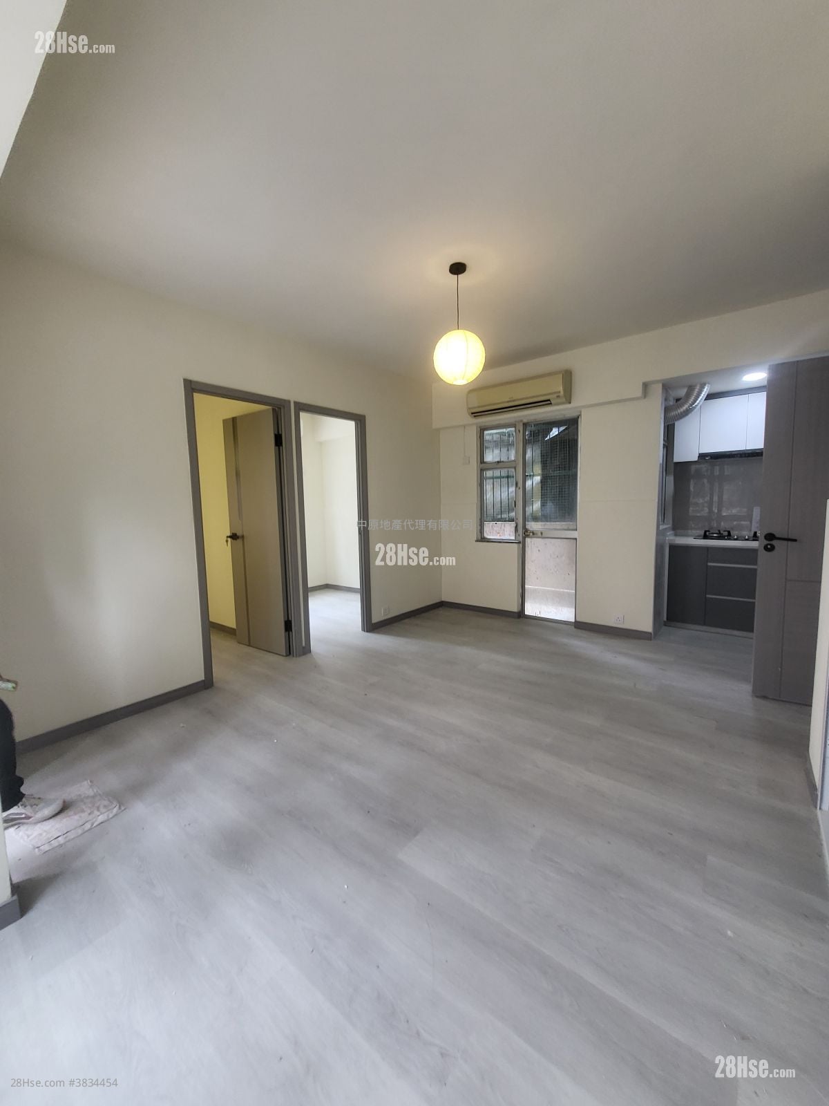 Hoi Shing Building Sell 2 Bedrooms , 1 Bathroom 360 ft²