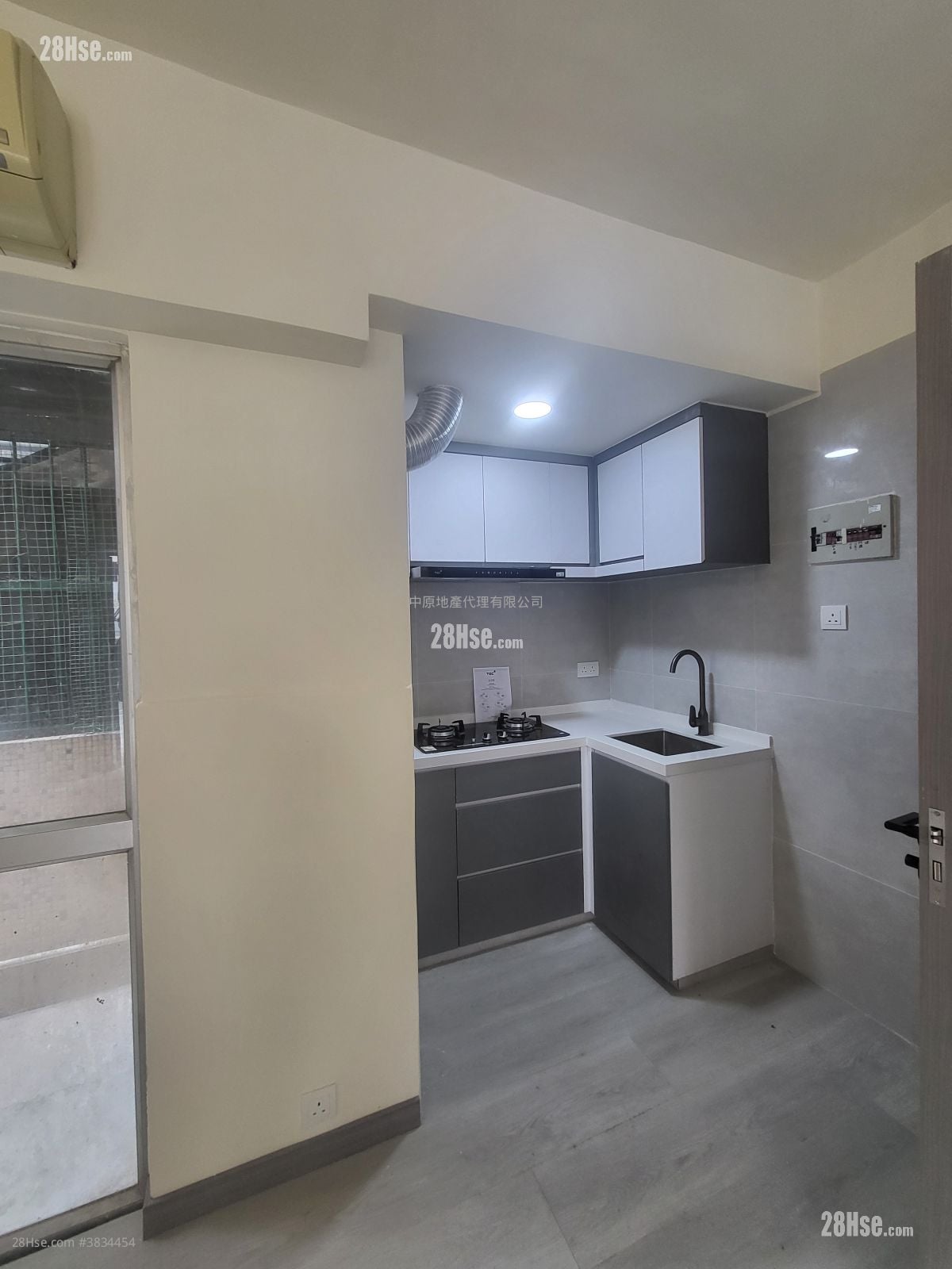 Hoi Shing Building Sell 2 Bedrooms , 1 Bathroom 360 ft²