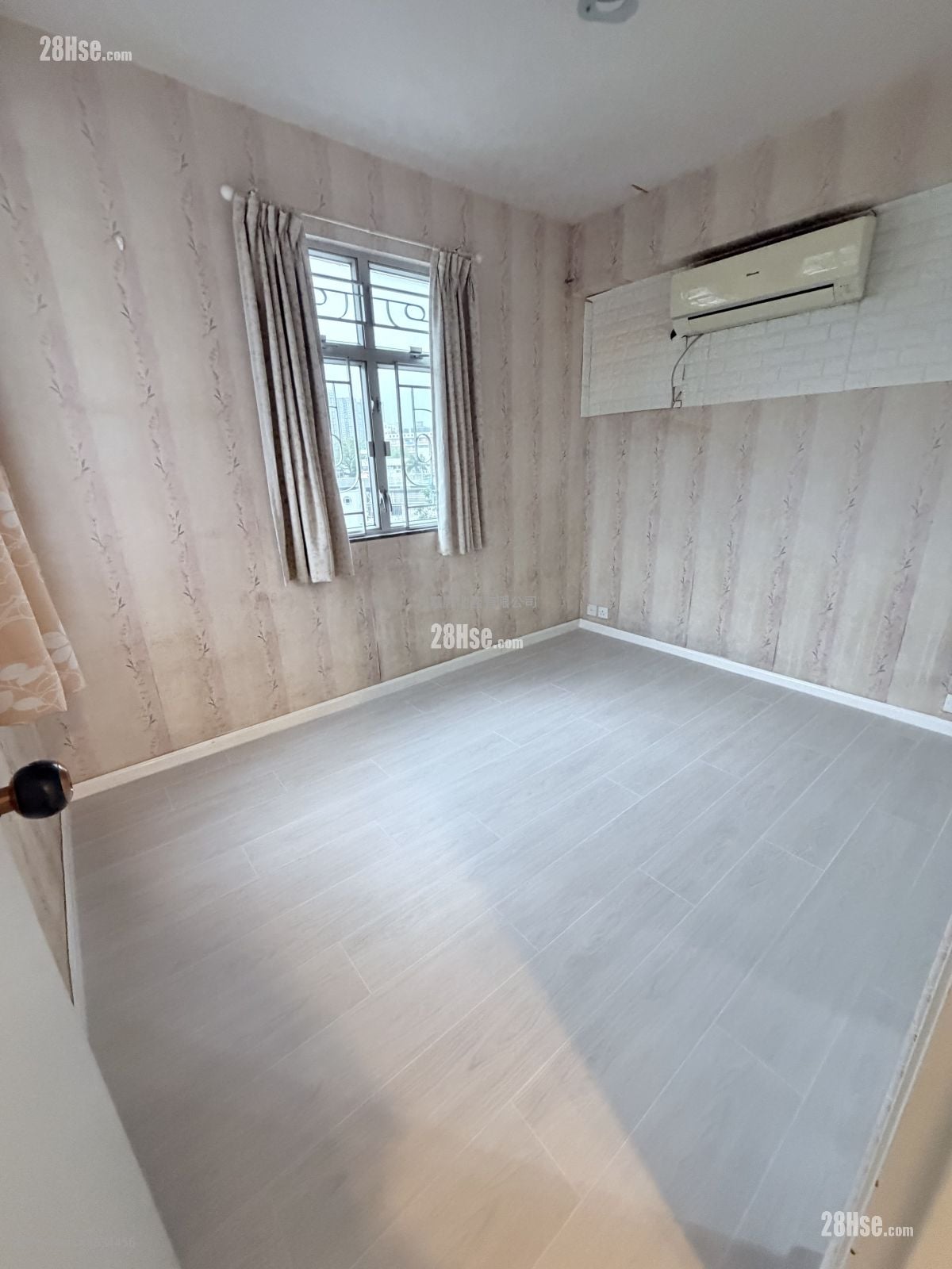 Swallow Garden Sell 3 Bedrooms 750 ft²