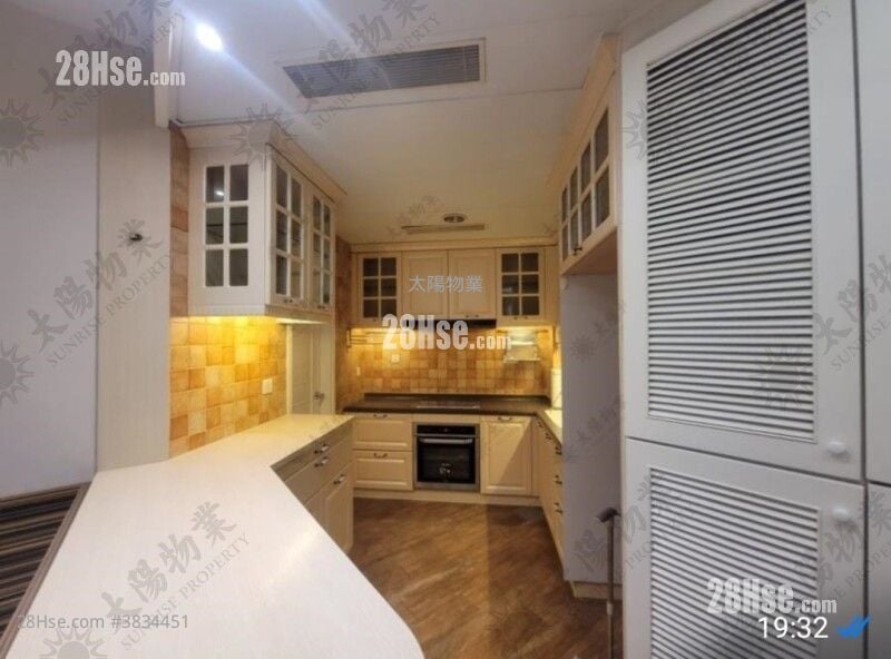 Royal Peninsula Sell 4 Bedrooms 968 ft²