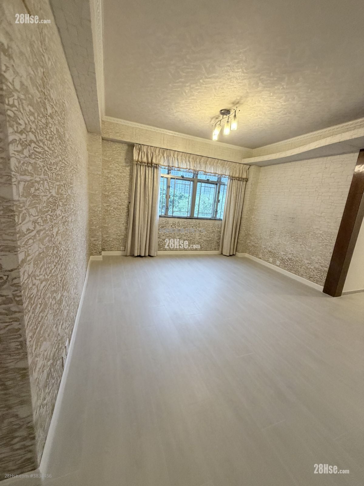 Swallow Garden Sell 3 Bedrooms 750 ft²