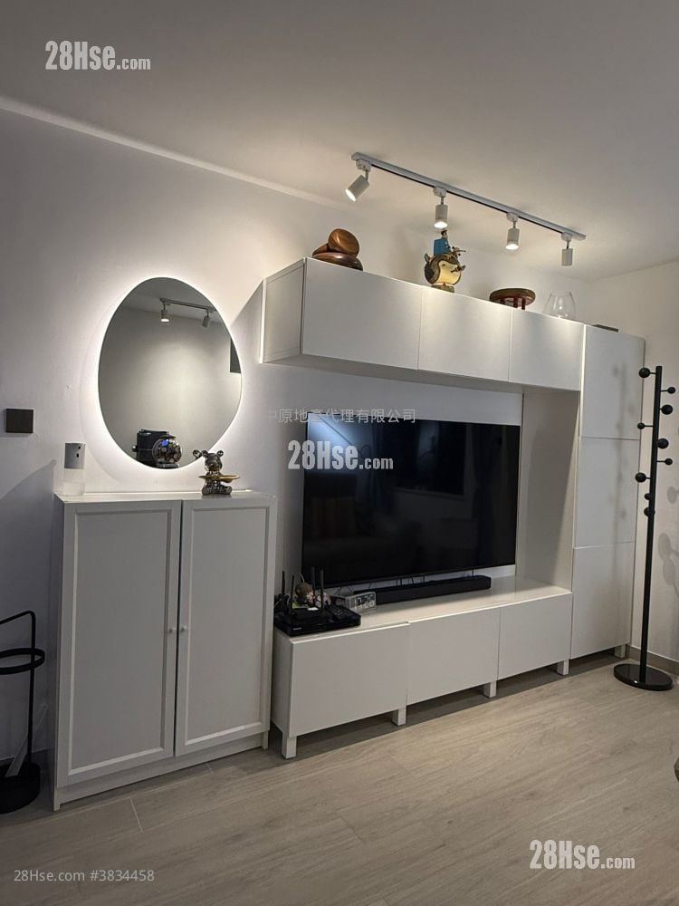 Luk Yeung Sun Chuen Sell 2 Bedrooms , 1 Bathroom 451 ft²