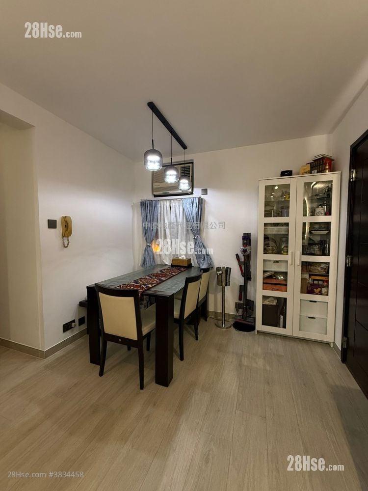 Luk Yeung Sun Chuen Sell 2 Bedrooms , 1 Bathroom 451 ft²