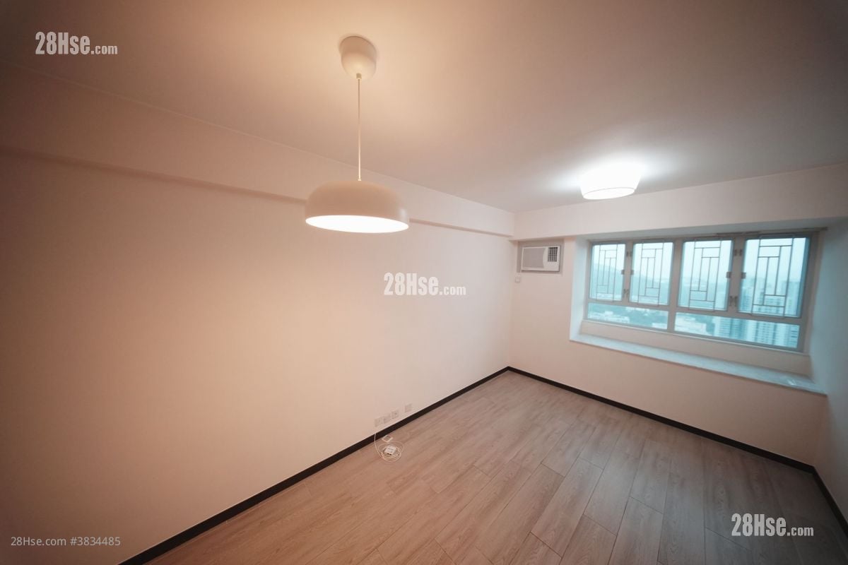 Scenery Garden Rental 3 Bedrooms , 1 Bathroom 537 ft²