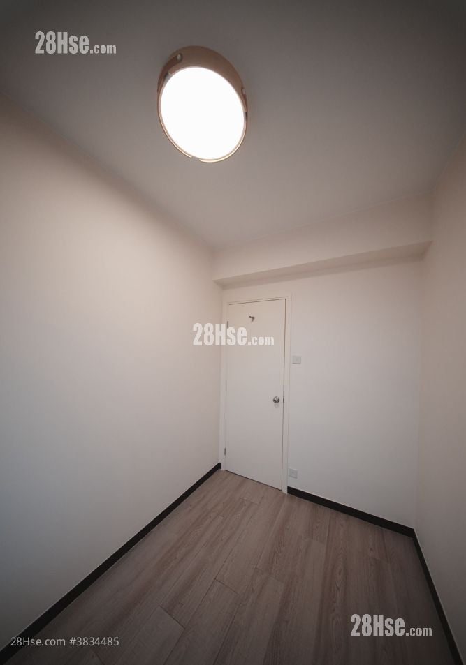 Scenery Garden Rental 3 Bedrooms , 1 Bathroom 537 ft²