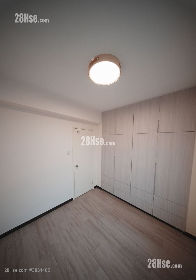 Scenery Garden Rental 3 Bedrooms , 1 Bathroom 537 ft²