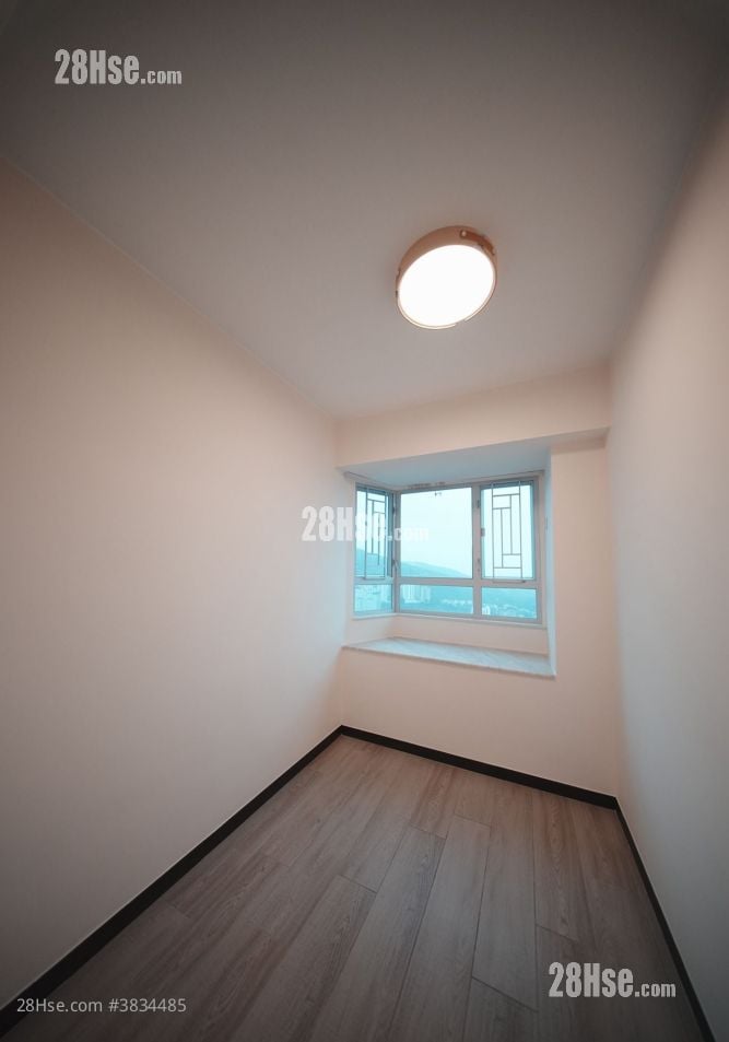 Scenery Garden Rental 3 Bedrooms , 1 Bathroom 537 ft²