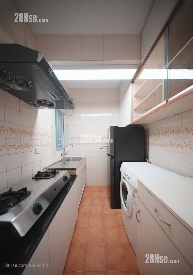 Scenery Garden Rental 3 Bedrooms , 1 Bathroom 537 ft²