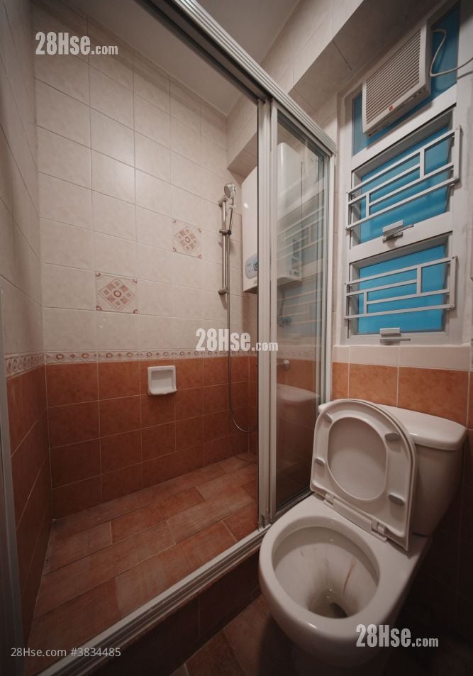 Scenery Garden Rental 3 Bedrooms , 1 Bathroom 537 ft²