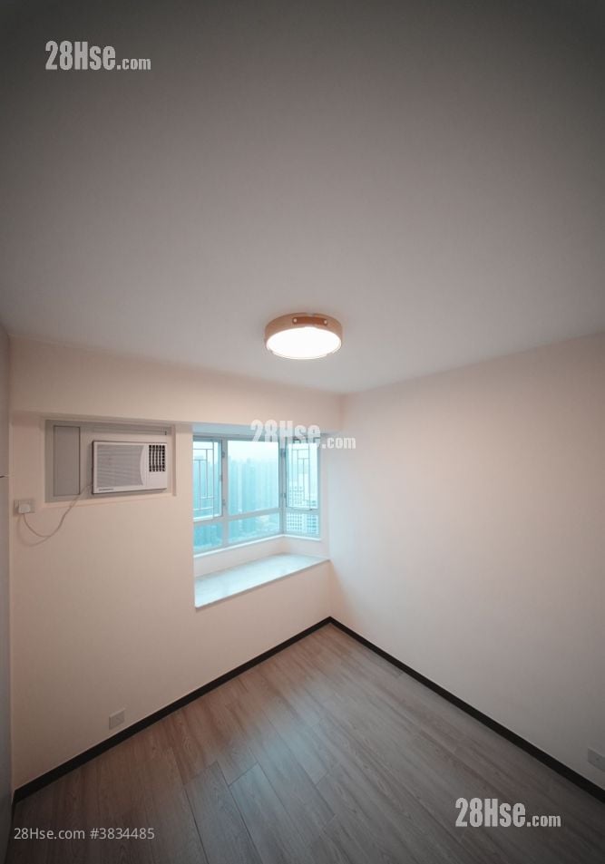 Scenery Garden Rental 3 Bedrooms , 1 Bathroom 537 ft²