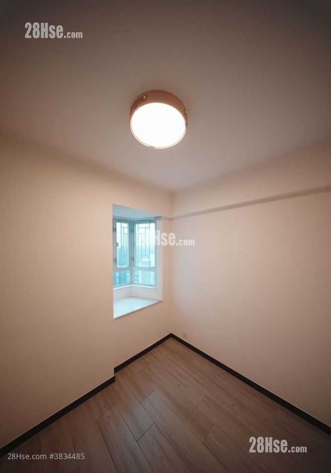 Scenery Garden Rental 3 Bedrooms , 1 Bathroom 537 ft²
