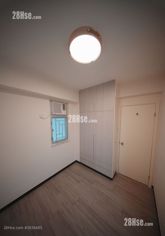 Scenery Garden Rental 3 Bedrooms , 1 Bathroom 537 ft²