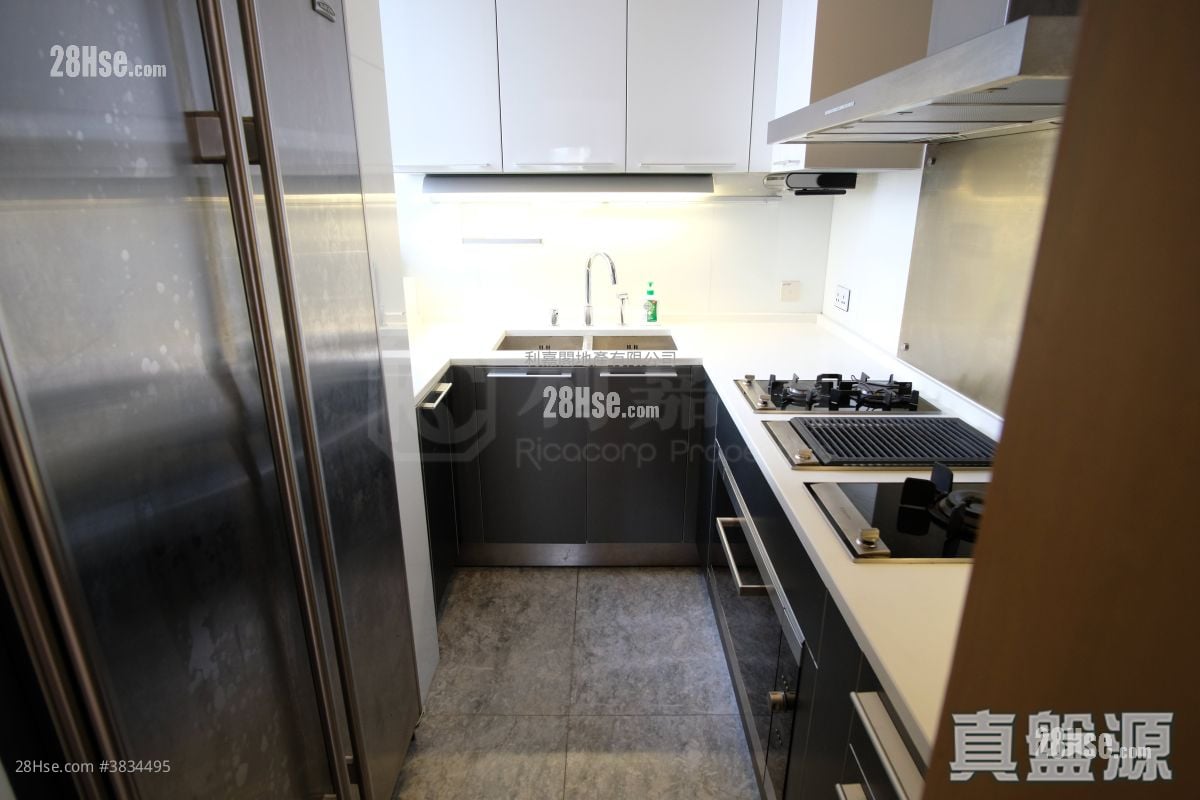 The Cullinan Sell 4 Bedrooms , 2 Bathrooms 1,093 ft²