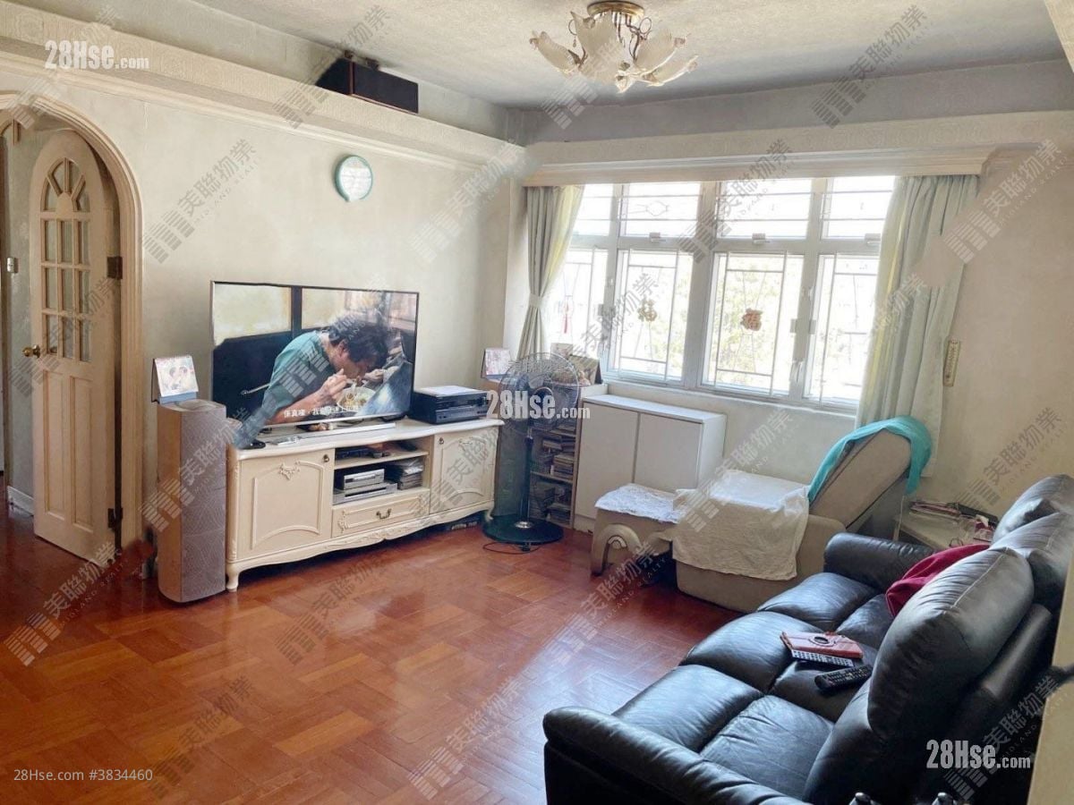 Swallow Garden Sell 3 Bedrooms 750 ft²