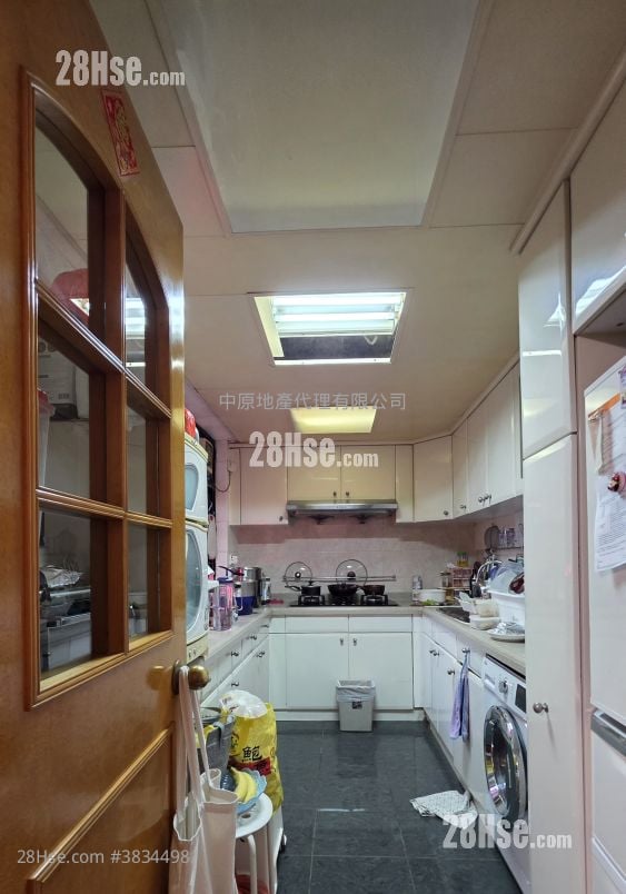 Nan Fung Plaza Sell 1,279 ft²