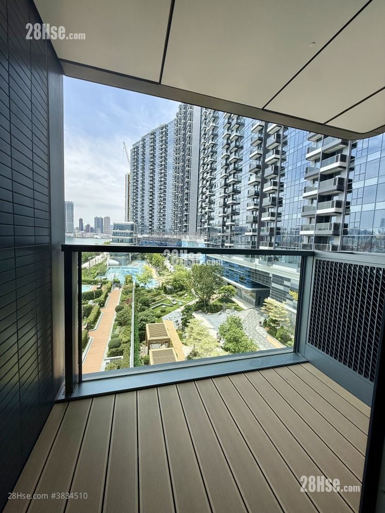 Victoria Voyage Rental 2 Bedrooms , 1 Bathroom 431 ft²