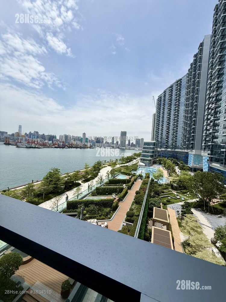 Victoria Voyage Rental 2 Bedrooms , 1 Bathroom 431 ft²