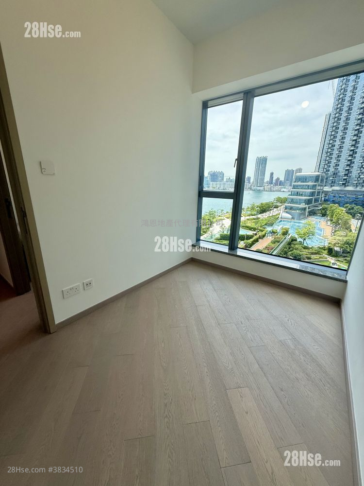 Victoria Voyage Rental 2 Bedrooms , 1 Bathroom 431 ft²