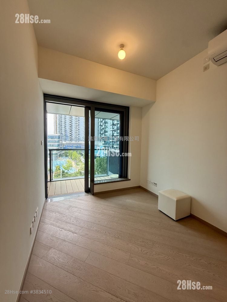 Victoria Voyage Rental 2 Bedrooms , 1 Bathroom 431 ft²
