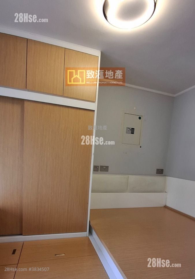 Ning Fung Court Sell 2 Bedrooms 506 ft²