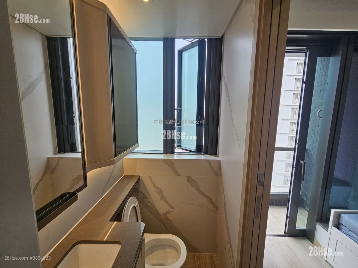 J Loft Rental Studio , 1 Bathroom 205 ft²