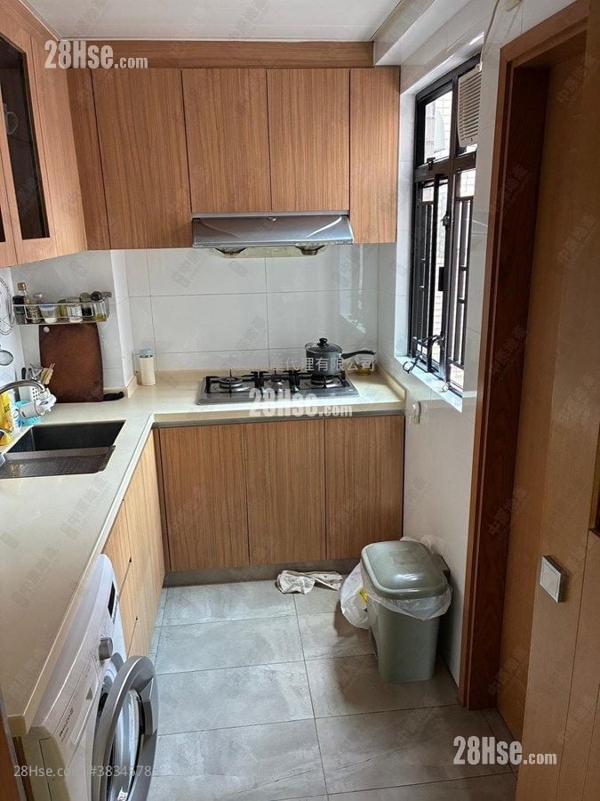 Pristine Villa Sell 3 Bedrooms , 2 Bathrooms 809 ft²