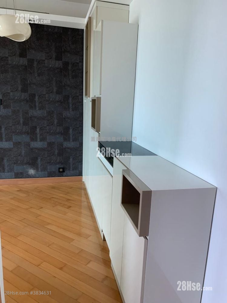 Manhattan Hill Rental 2 Bedrooms , 1 Bathroom 558 ft²