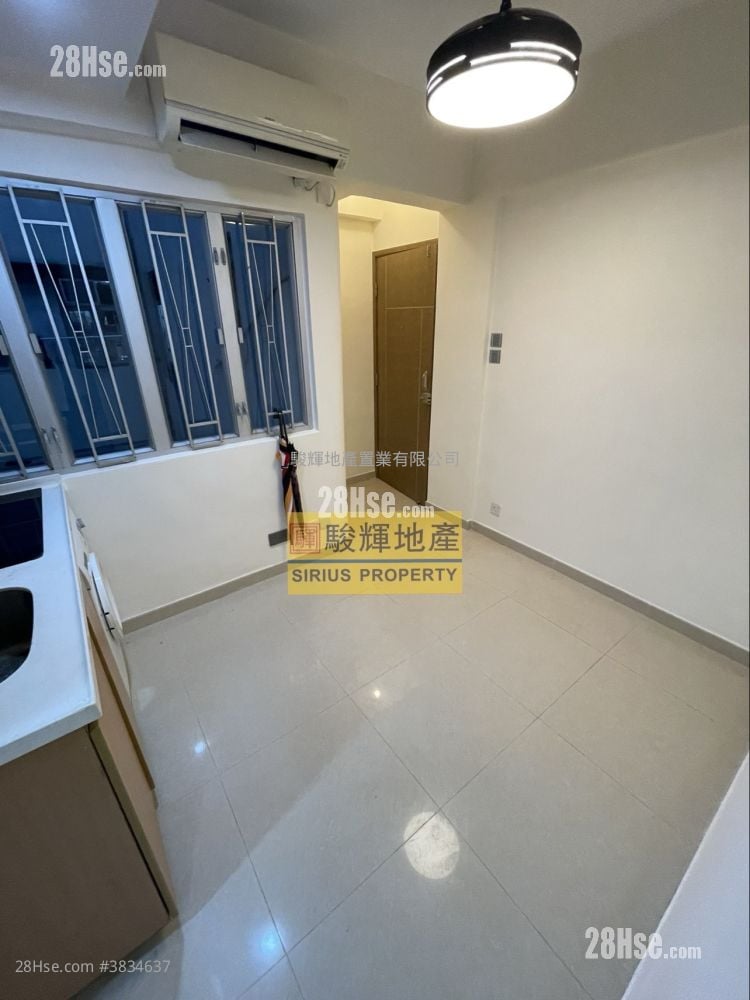 Luen Keung Building Rental 271 ft²