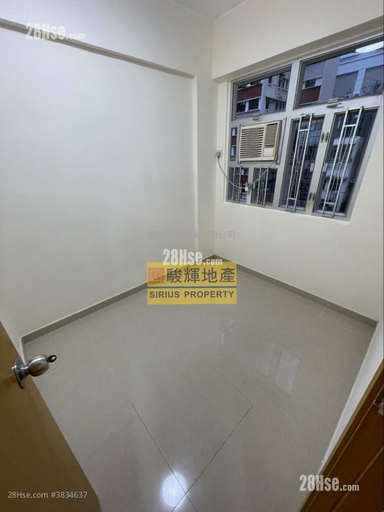 Luen Keung Building Rental 271 ft²