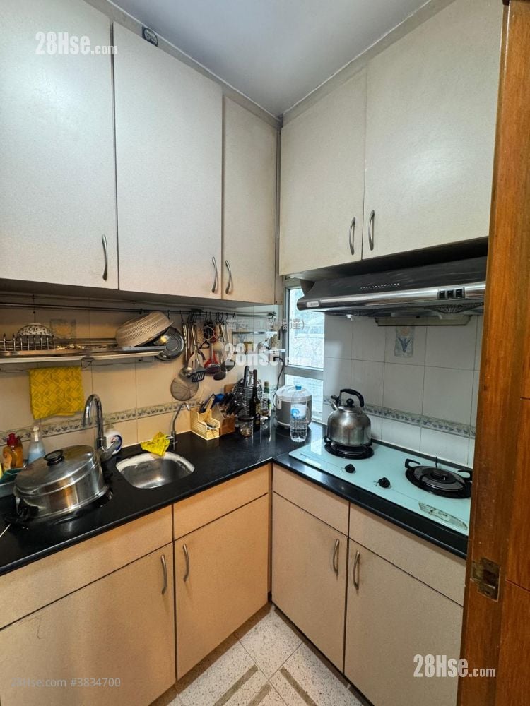 Chevalier Garden Sell 3 Bedrooms , 1 Bathroom 595 ft²