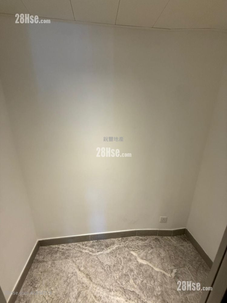 The Southside Rental 3 Bedrooms , 2 Bathrooms 737 ft²