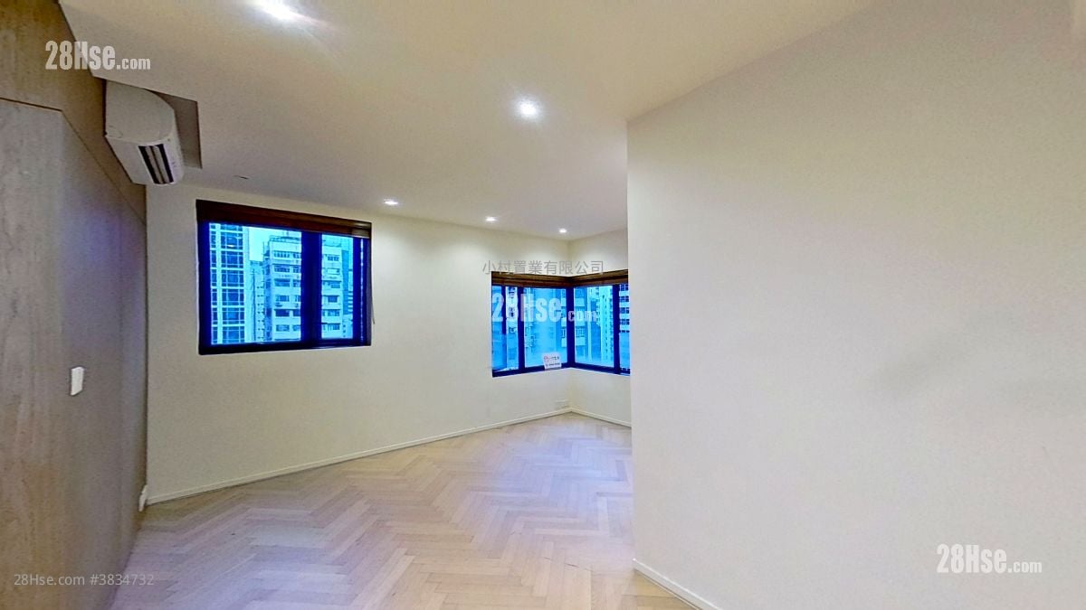living room: Star Studios Rental 2 Bedrooms , 1 Bathroom 490 ft²