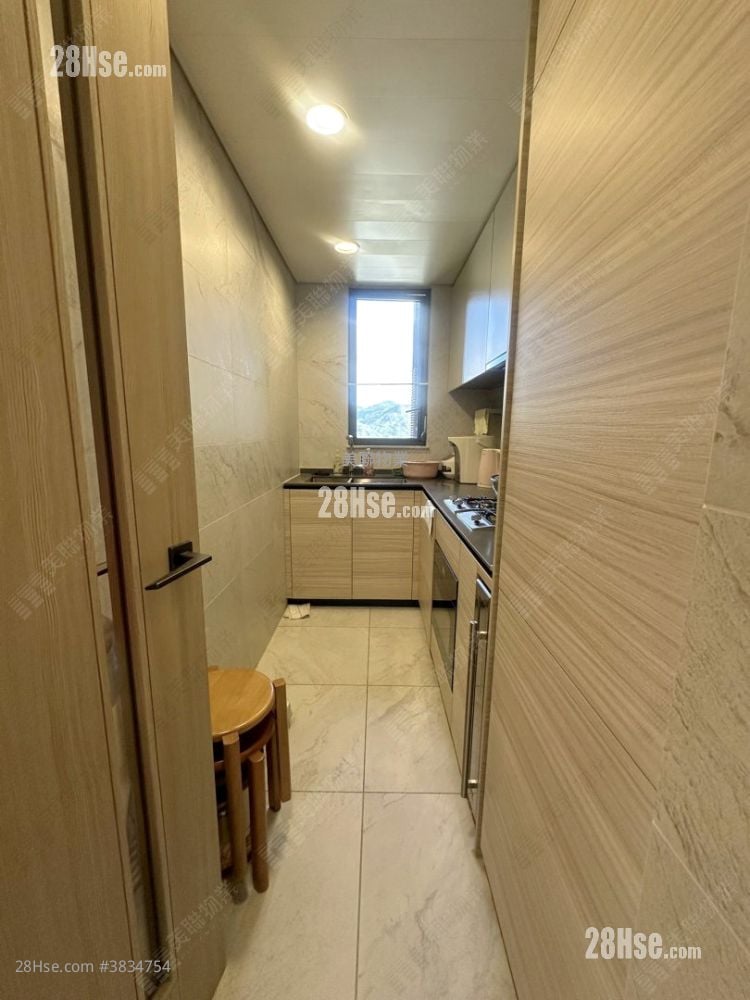 The Arles Sell 3 Bedrooms 677 ft²