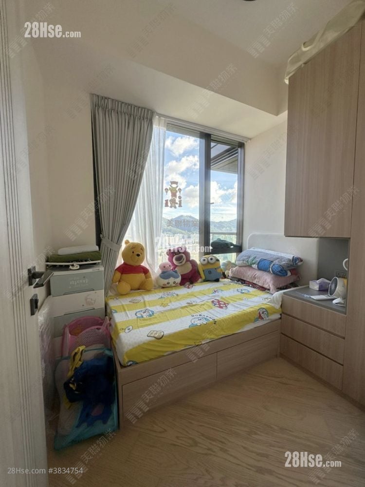 The Arles Sell 3 Bedrooms 677 ft²