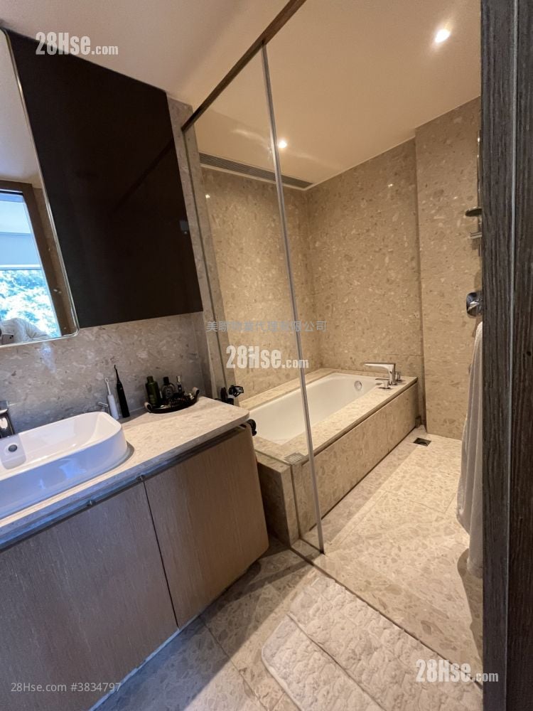 Island Garden Rental 4 Bedrooms , 3 Bathrooms 1,188 ft²